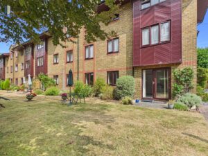 Flat , Somers Place, – Reigate Hill, Reigate